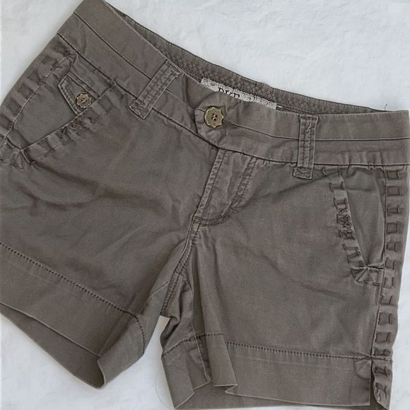 Buckle BKE casuals Mollie brown shorts size 26 - Picture 3 of 9